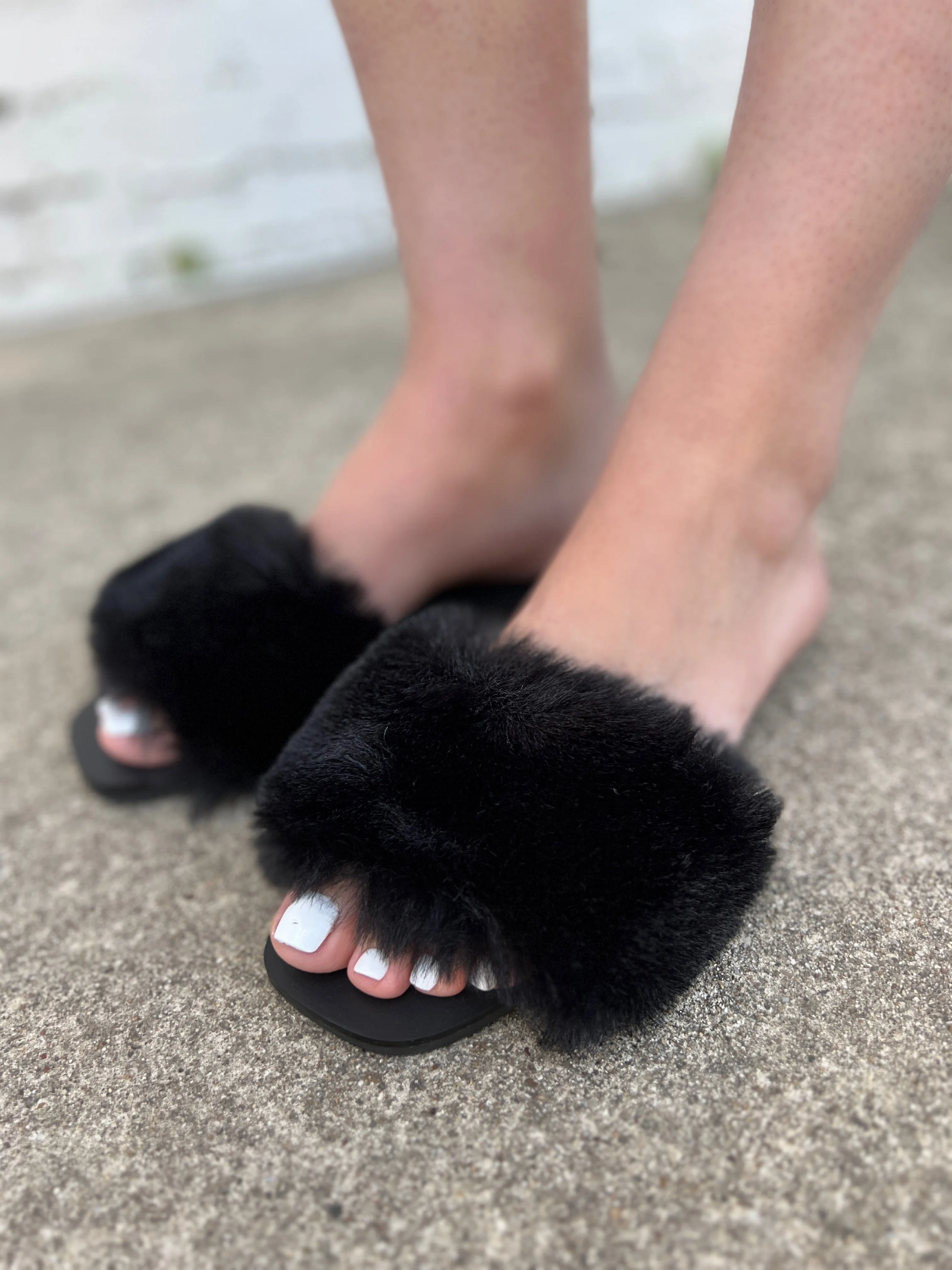Chinese Laundry Madonna Fanta Fur Slides-Black