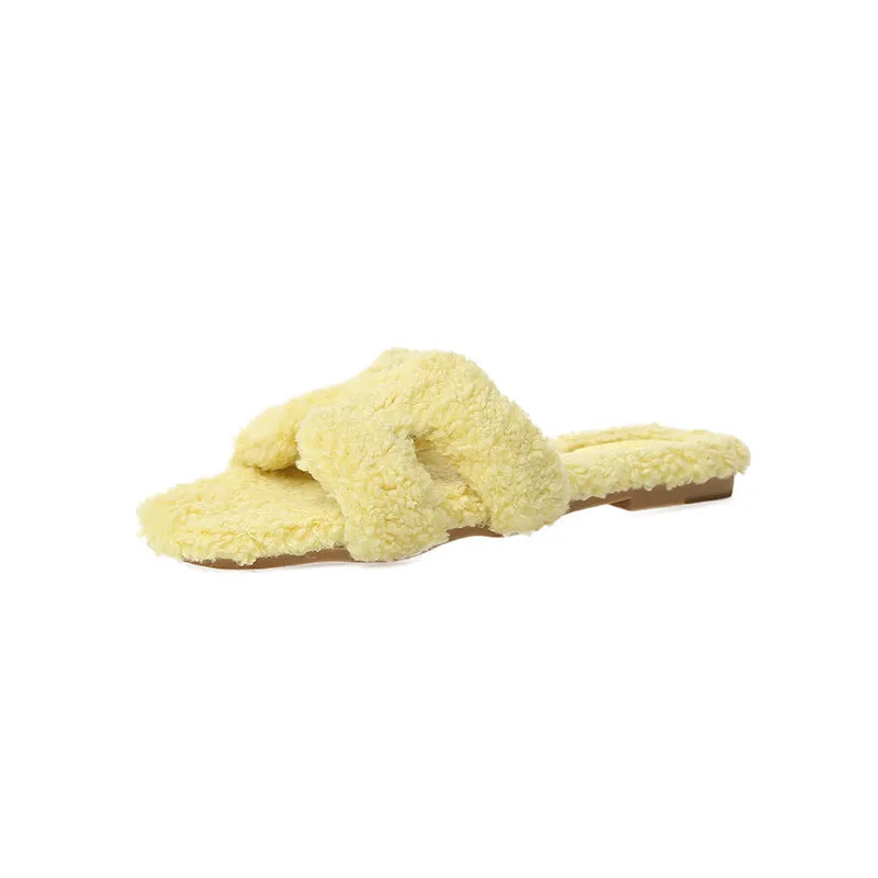 Cozy & Chic Faux-Fur Sherpa Slides