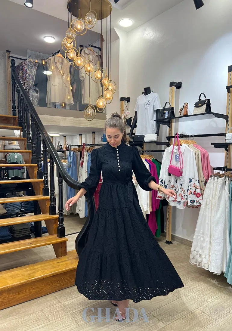 Robe noir brodé