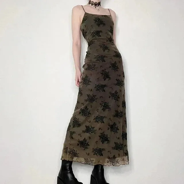 Verona - Robe vintage en dentelle florale avec superposition transparente