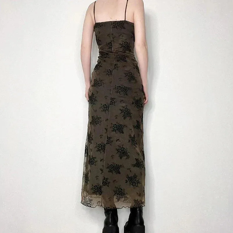 Verona - Robe vintage en dentelle florale avec superposition transparente