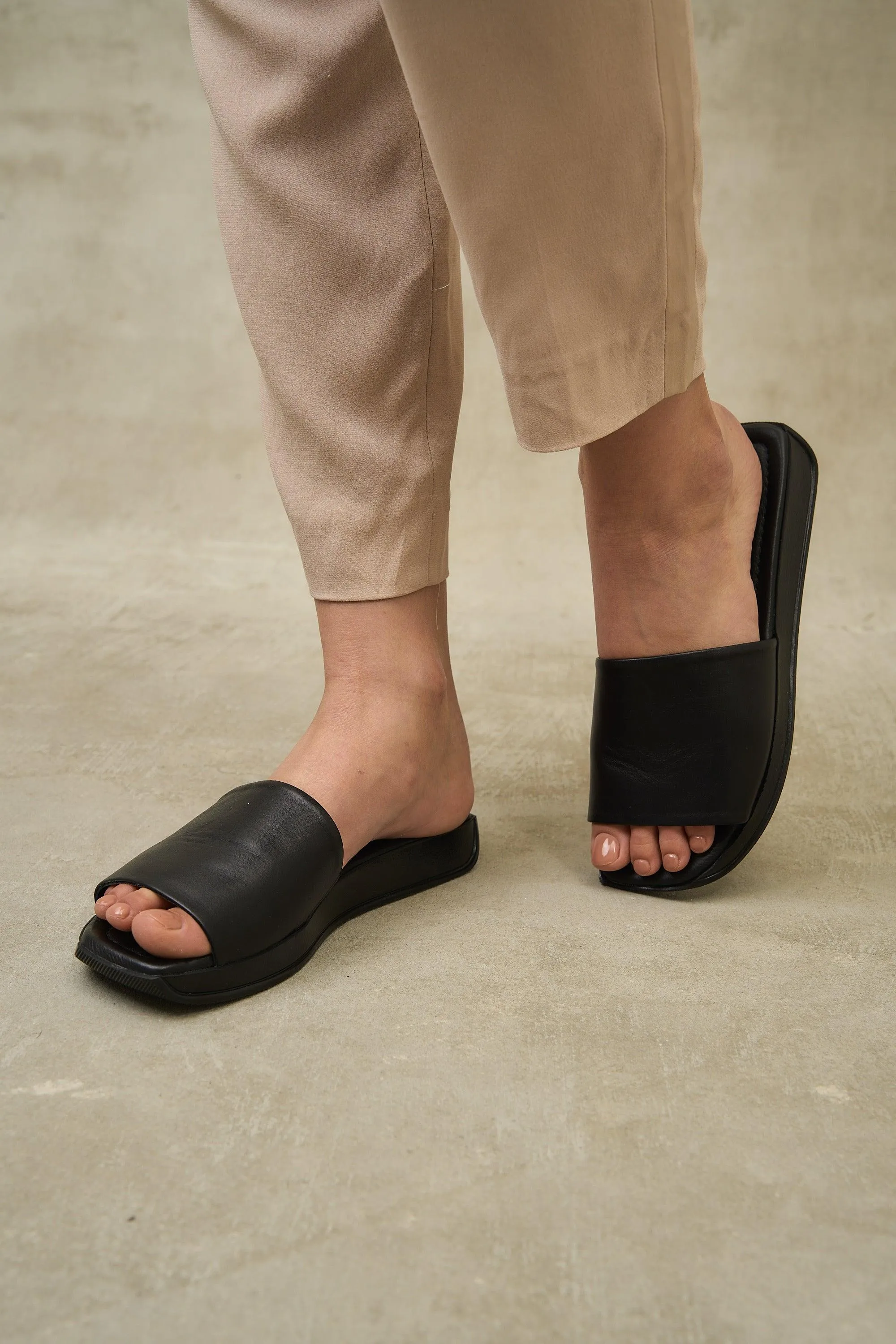 Whiz Slides - Beige