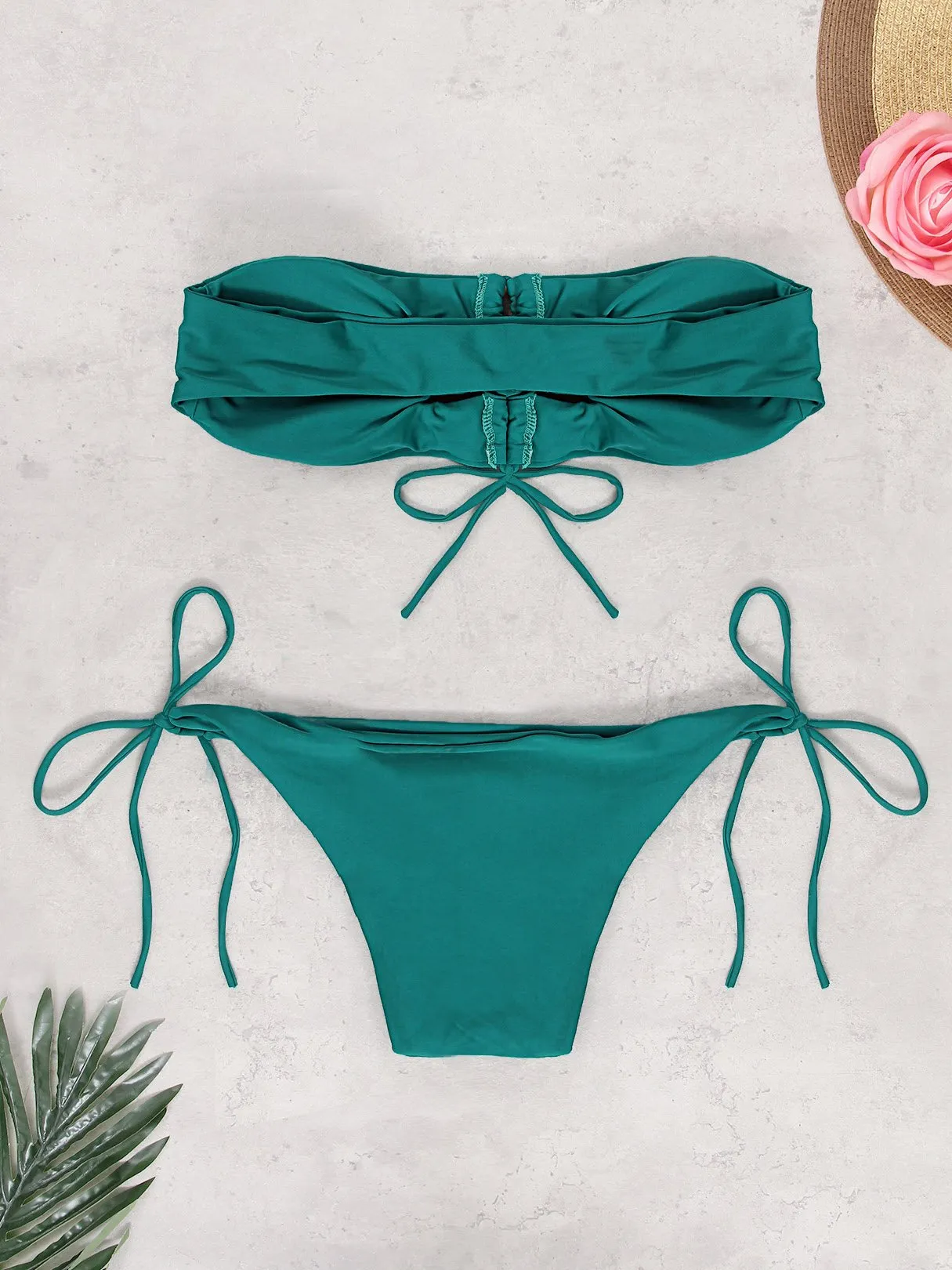 Wholesale Green Halter Sleeveless Hollow Lace-Up Bodycon Two Piece Bikinis